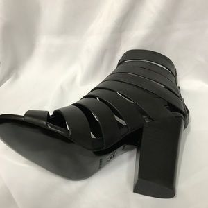 Leather sandal by jay adoni new